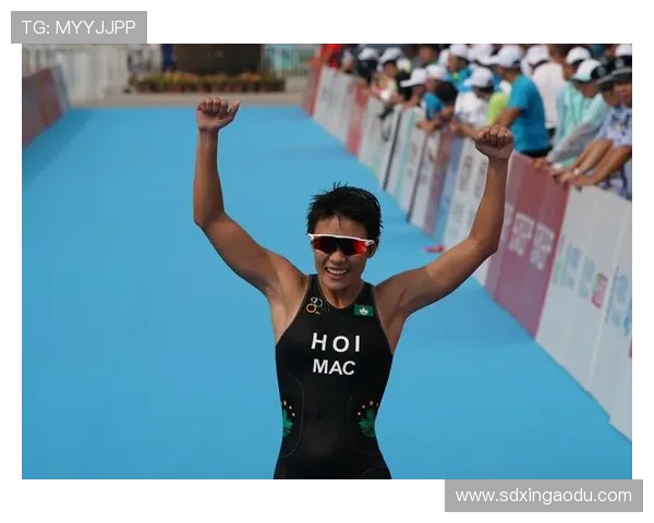 铁人三项最新赛事精彩纷呈 全球顶尖选手激战一触即发